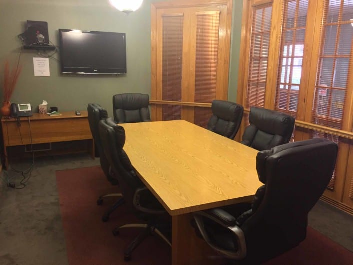 Large Executive Conference Room - Lohman Atrium Suites